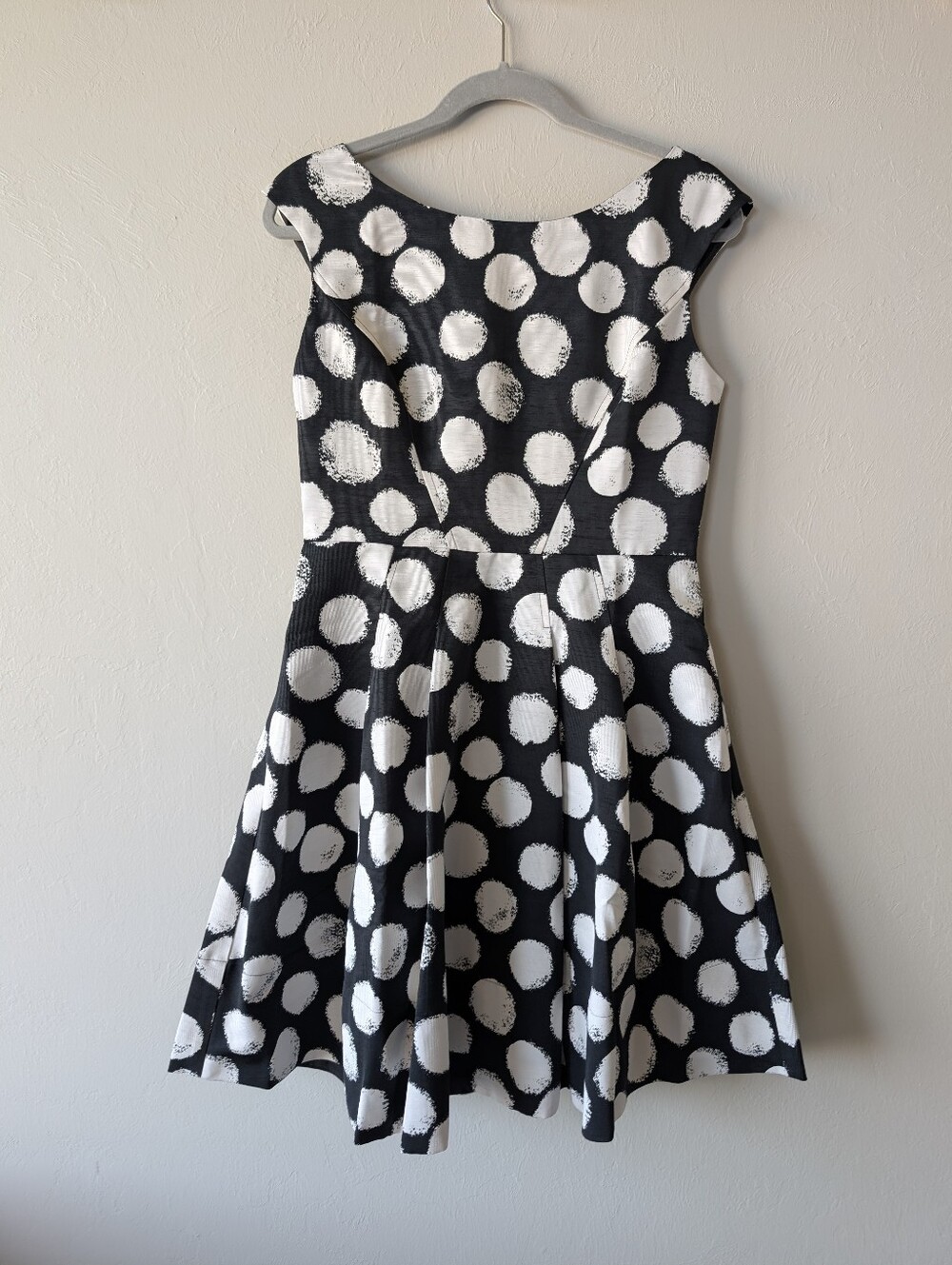 Eliza J Polka Dot Sleeveless Boat Neck Black & White Dress size 8